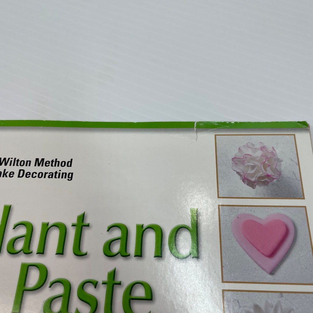 Set of 4 Cake Decorating Books - Picture 11 of 11